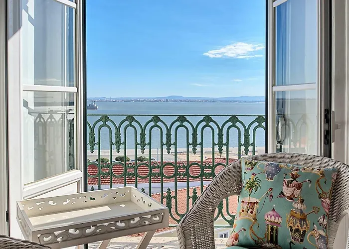 Localtraveling Alfama River View - Family شقة