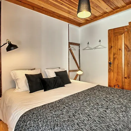 Localtraveling Alfama River View - Family Apartman
