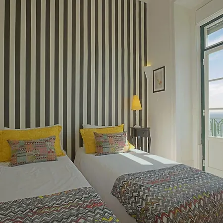 Localtraveling Alfama River View - Family * Lisbon