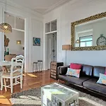 Localtraveling Alfama River View - Family *