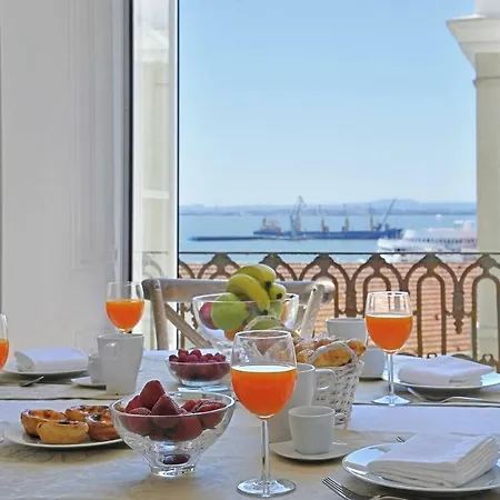 Localtraveling Alfama River View - Family Lizbona