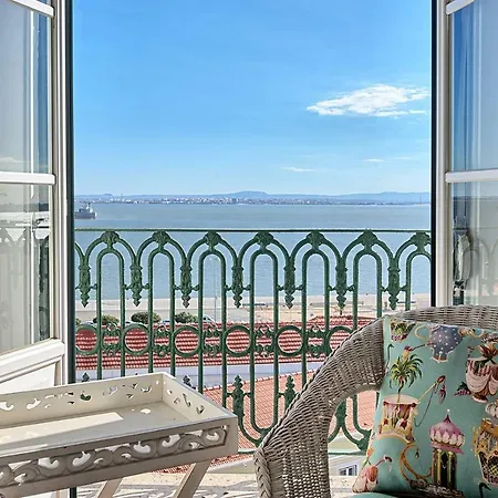 Localtraveling Alfama River View - Family Apartament