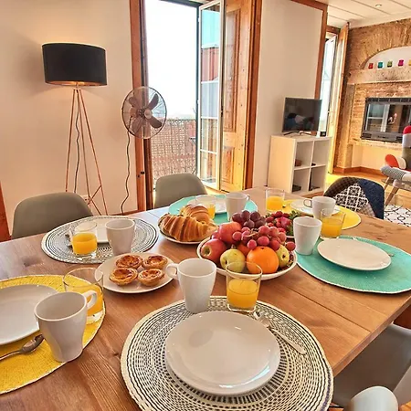 Localtraveling Alfama River View - Family