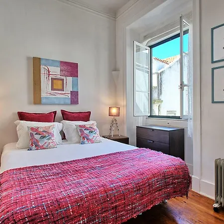 Localtraveling Alfama River View - Family