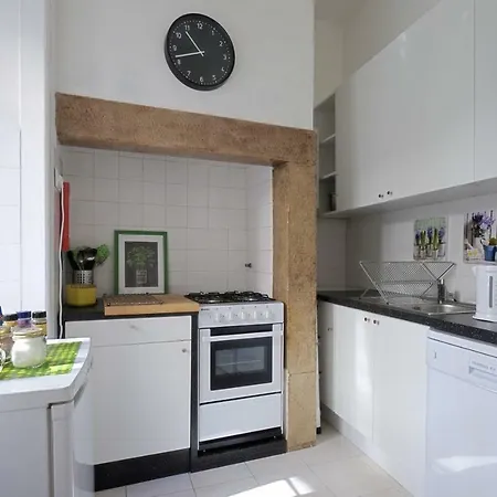 Localtraveling Alfama River View - Family