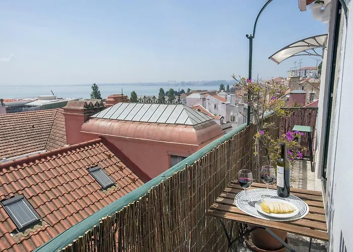 Localtraveling Alfama River View - Family Apartment