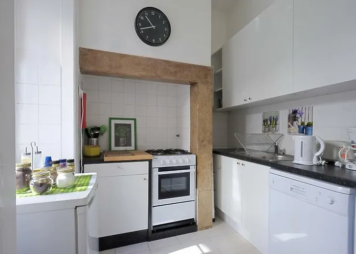 Localtraveling Alfama River View - Family