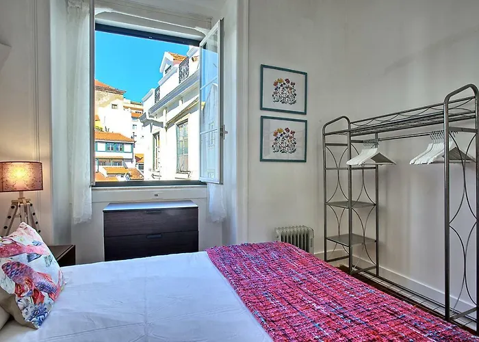 Localtraveling Alfama River View - Family Apartment Lisbon