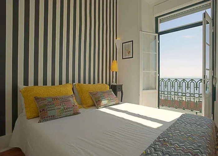 Localtraveling Alfama River View - Family Apartment *