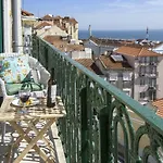 Апартаменты Localtraveling Alfama River View - Family *